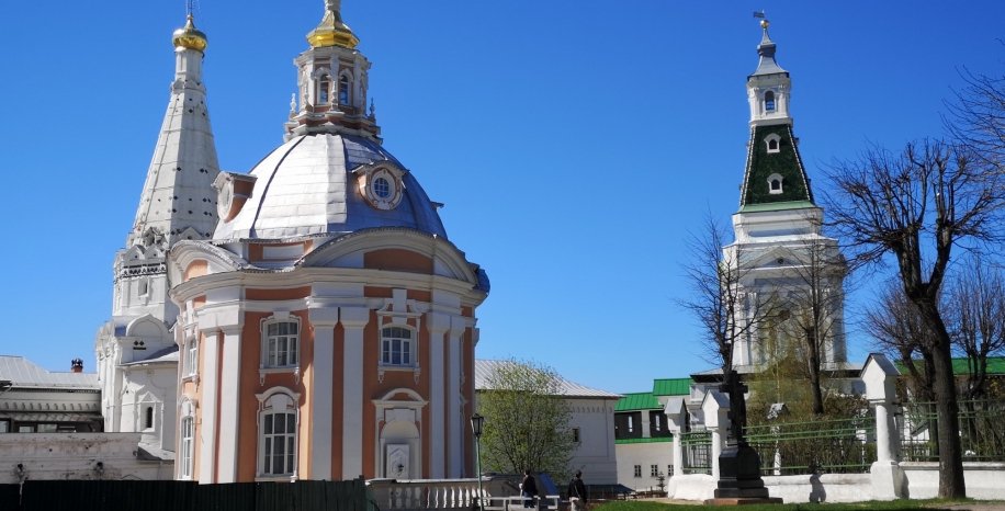 Паломническая поездка Сергиев Посад. Ночная Литургия на Соборной площади Троице-Сергиевой Лавры в празднование 700-летия памяти прп.Сергия Радонежкого.Литургия. Паломническая поездка Паломническая поездка Сергиев Посад. Ночная Литургия на Соборной площади Троице-Сергиевой Лавры в празднование 700-летия памяти прп.Сергия Радонежкого.Литургия. Паломническая поездка